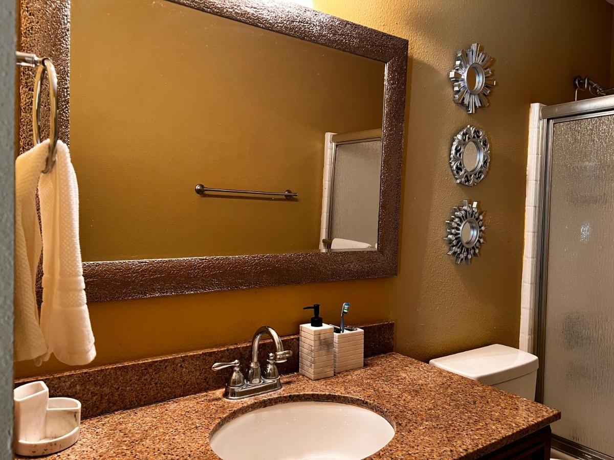 Spotless Guest Room With Shared Bathroom Orlando Kültér fotó