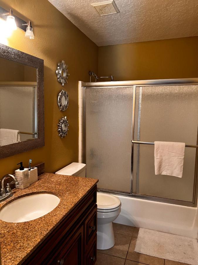 Spotless Guest Room With Shared Bathroom Orlando Kültér fotó