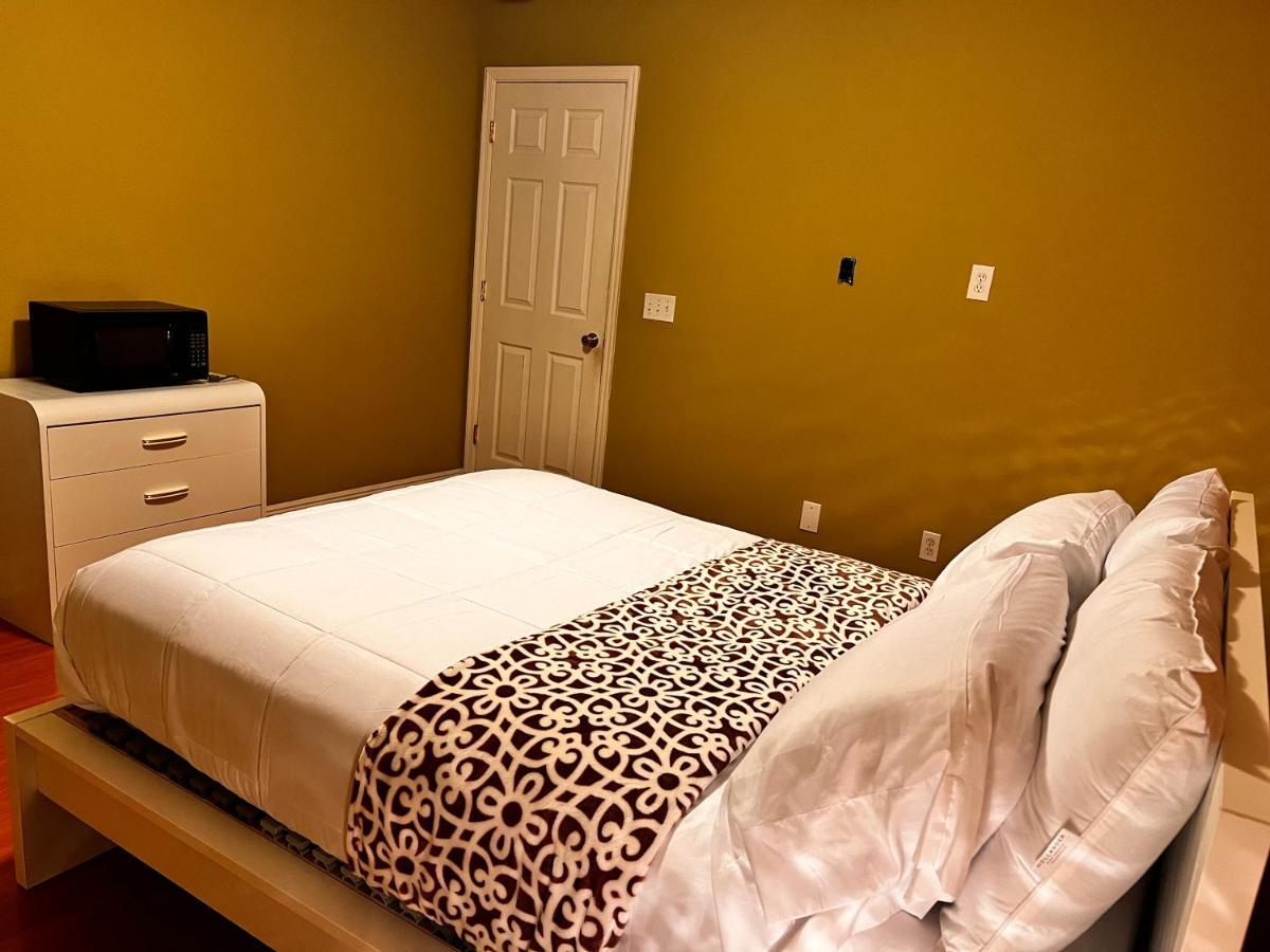 Spotless Guest Room With Shared Bathroom Orlando Kültér fotó